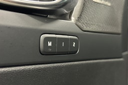 musta Volvo C40 2022 kuva 18.