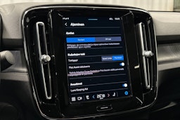 musta Volvo C40 2022 kuva 27.