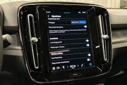 musta Volvo C40 2022 kuva 28.