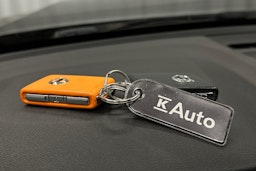 musta Volvo C40 2022 kuva 33.