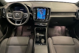 Punainen Volvo C40 2023 kuva 9.