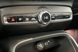 musta Volvo C40 2023 kuva 18.