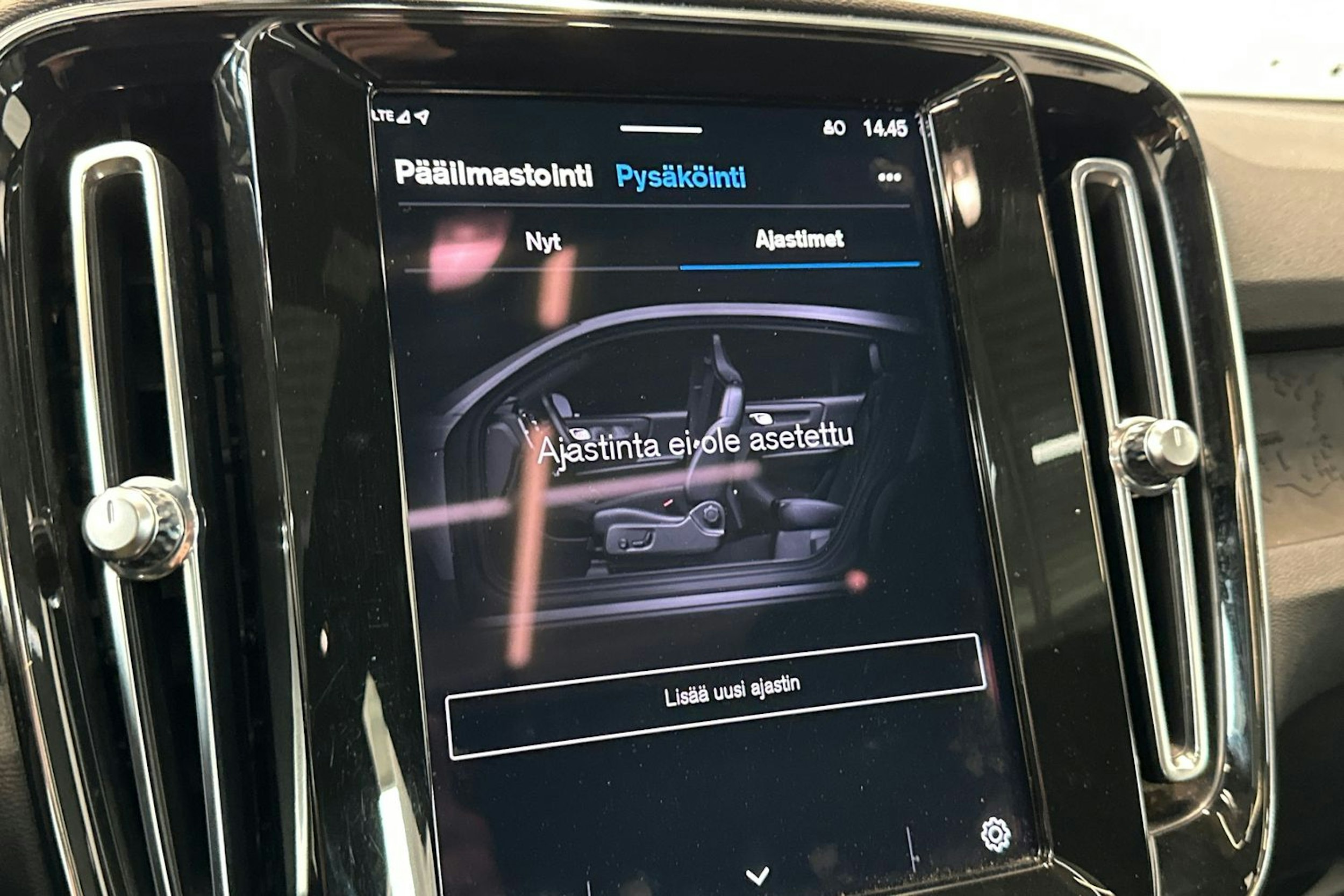 musta Volvo C40 2023 kuva 19.