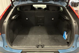 sininen Volvo C40 2022 kuva 11.