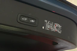 sininen Volvo C40 2022 kuva 12.