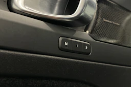 sininen Volvo C40 2022 kuva 16.