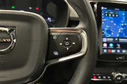 sininen Volvo C40 2022 kuva 19.