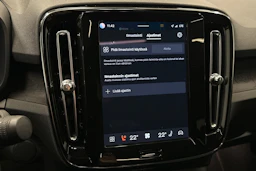 sininen Volvo C40 2022 kuva 27.