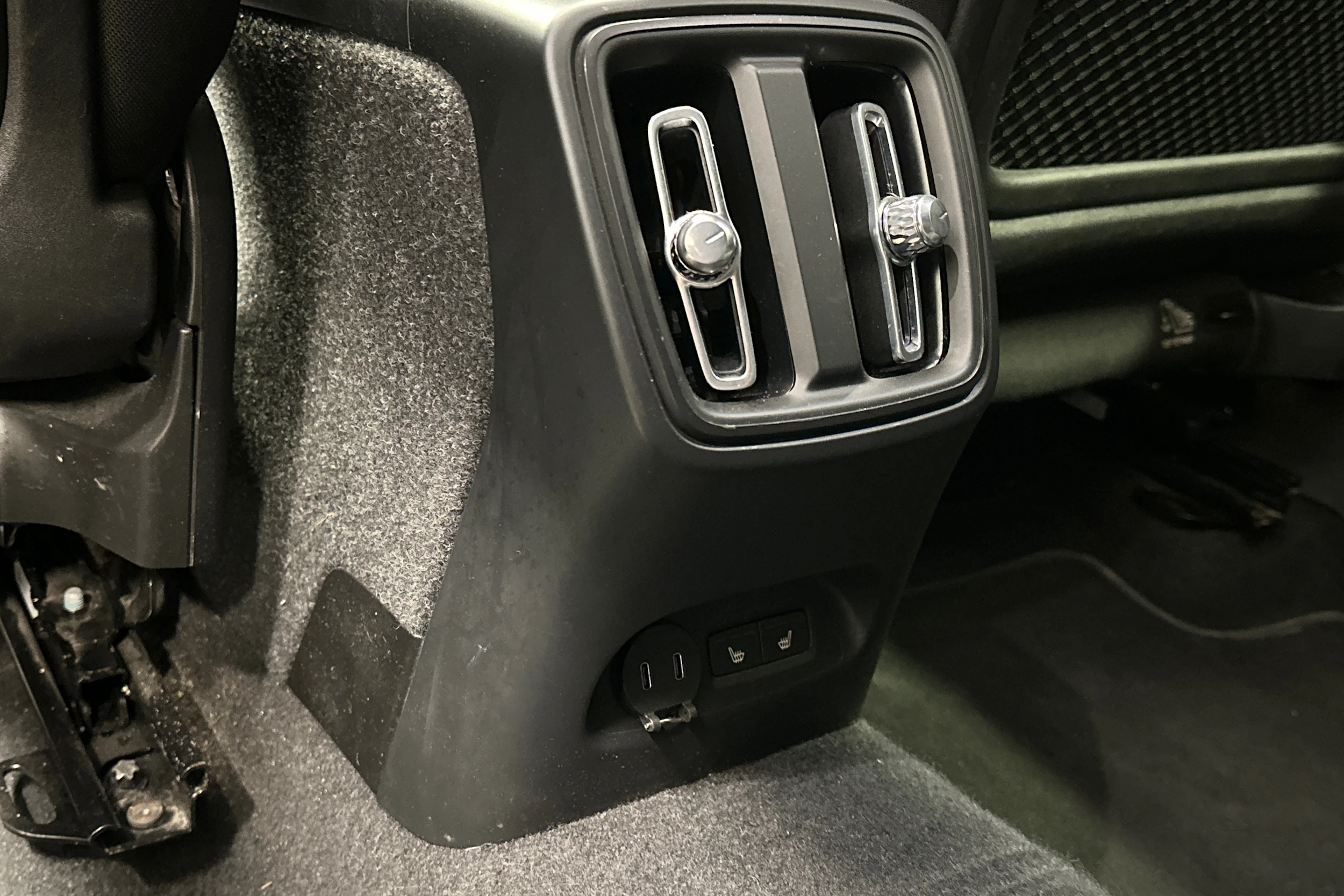 sininen Volvo C40 2022 kuva 31.