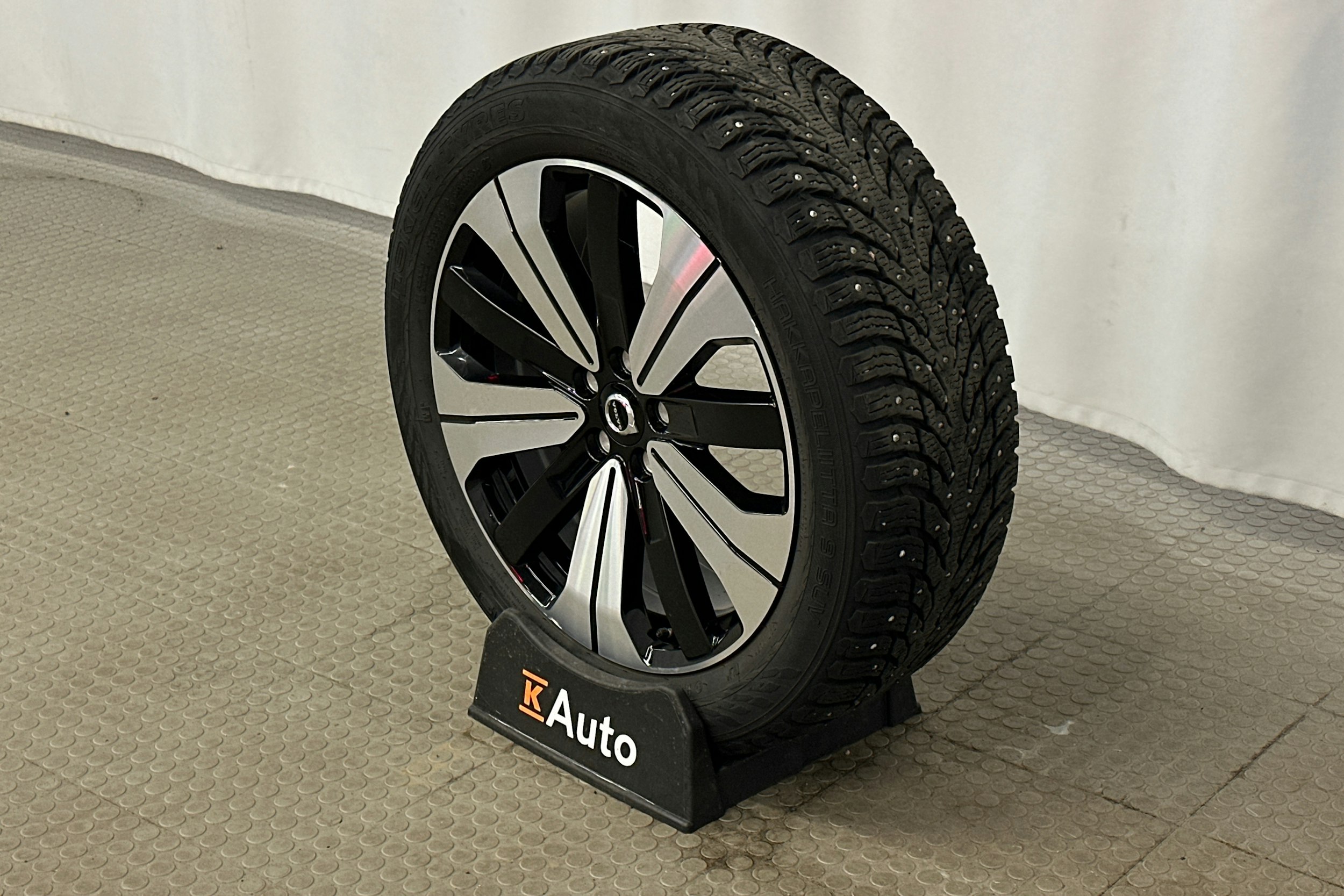 vihreä Volvo C40 2022 kuva 13.
