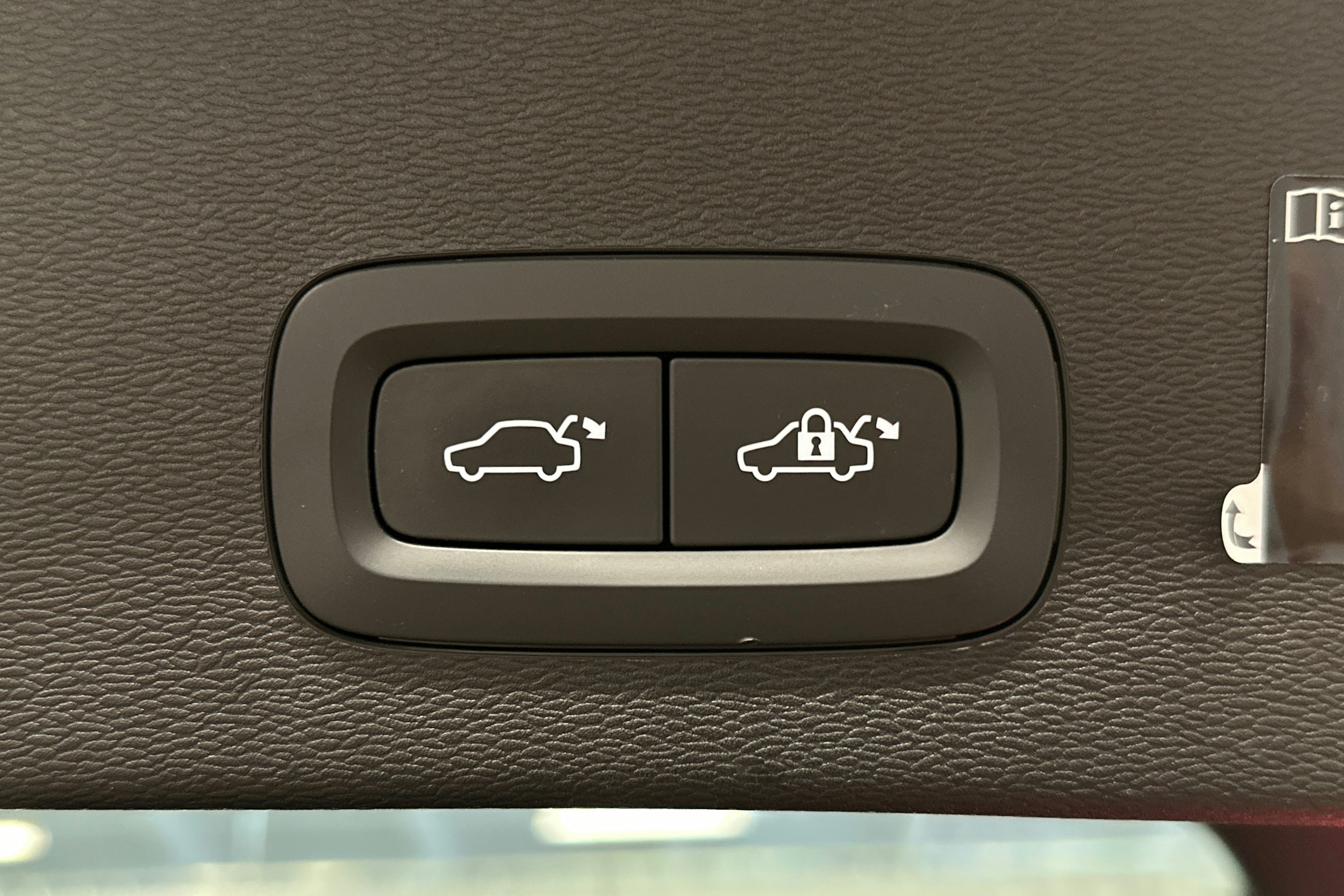 vihreä Volvo C40 2022 kuva 15.