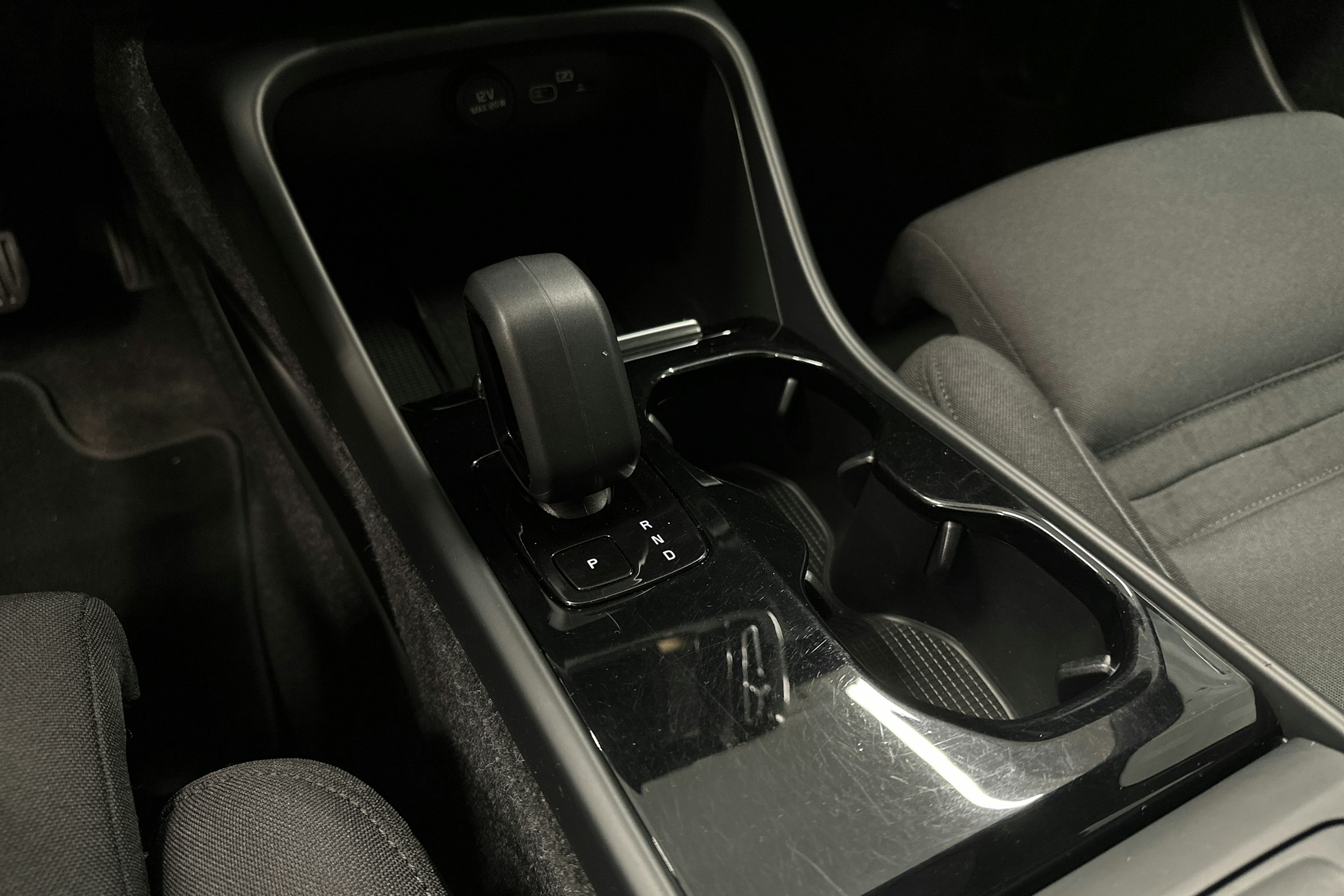 vihreä Volvo C40 2022 kuva 23.