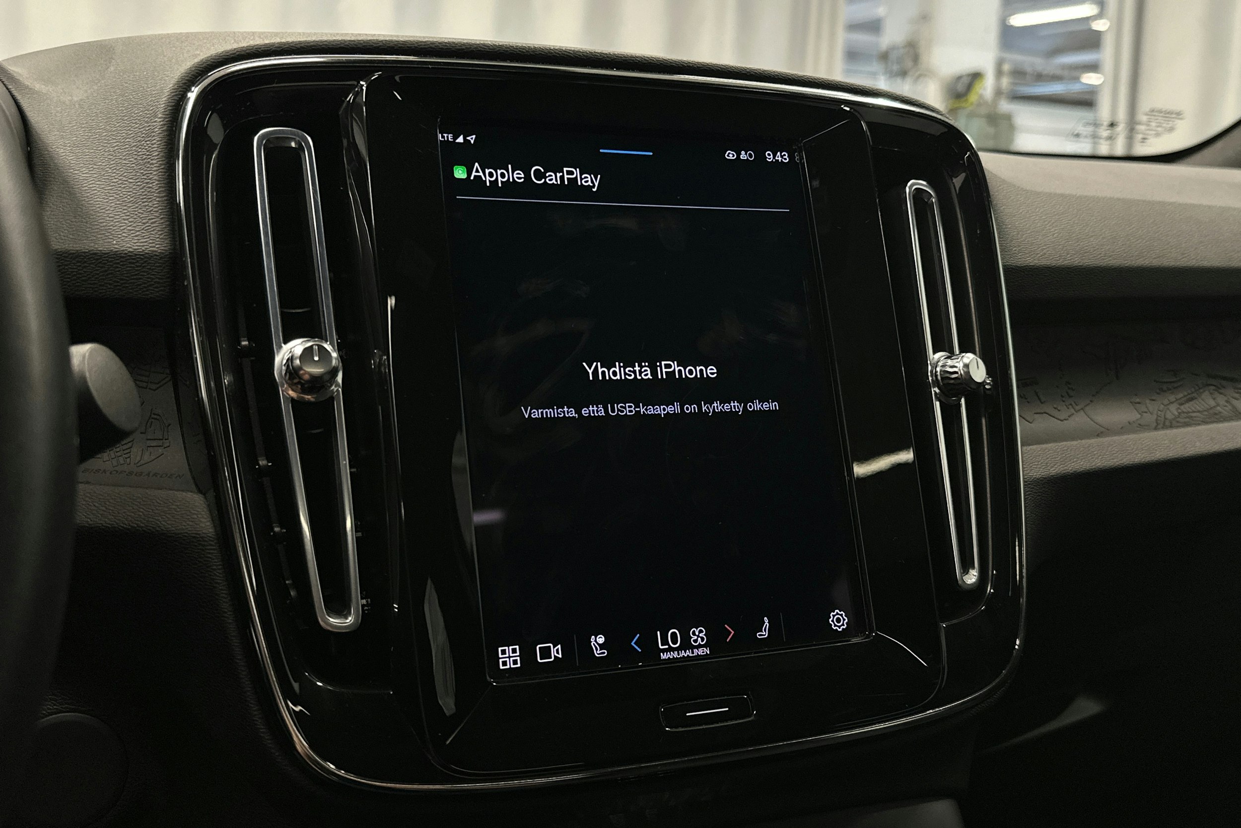 vihreä Volvo C40 2022 kuva 29.