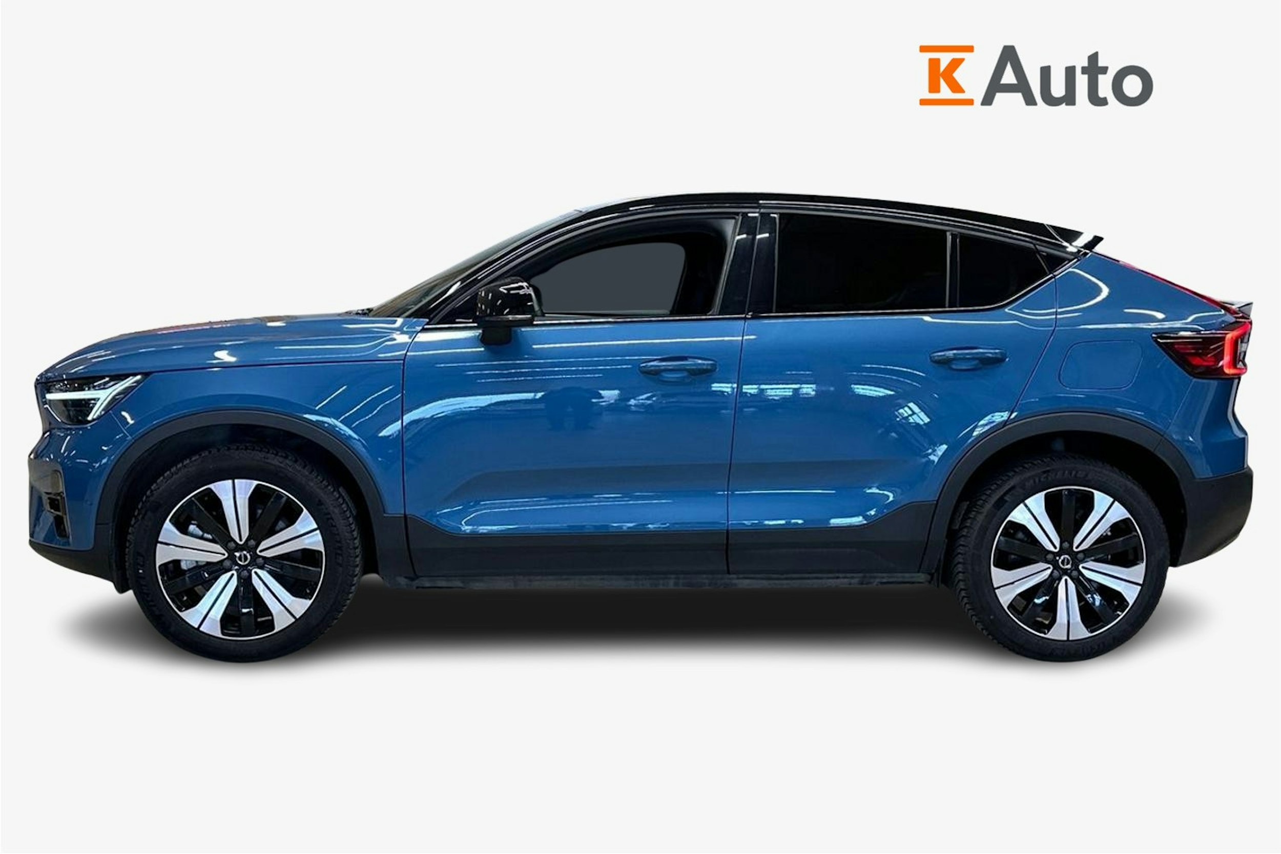 sininen Volvo C40 2022 kuva 6.