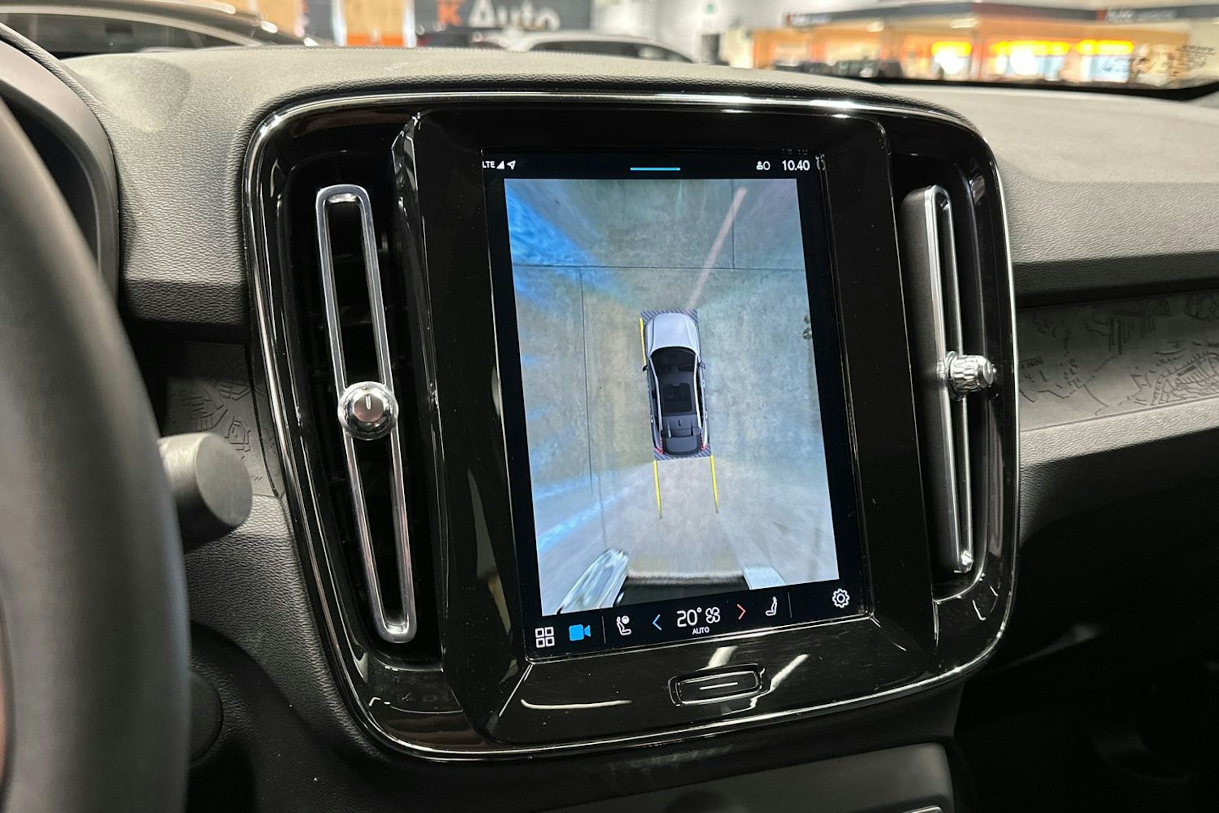 sininen Volvo C40 2022 kuva 22.
