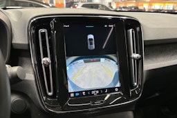 sininen Volvo C40 2022 kuva 23.