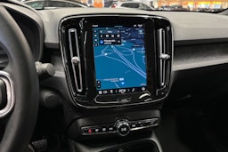 sininen Volvo C40 2022 kuva 25.