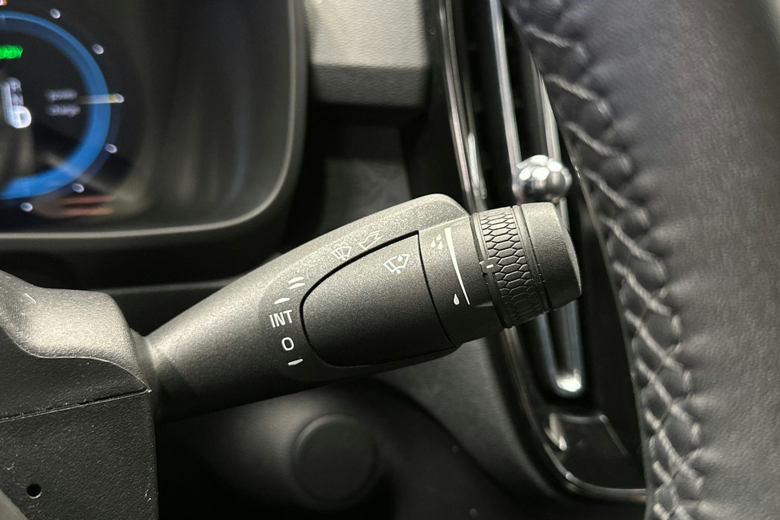 sininen Volvo C40 2022 kuva 30.