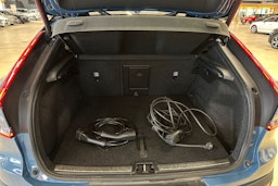 sininen Volvo C40 2022 kuva 33.