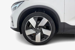 valkoinen Volvo C40 2022 kuva 12.