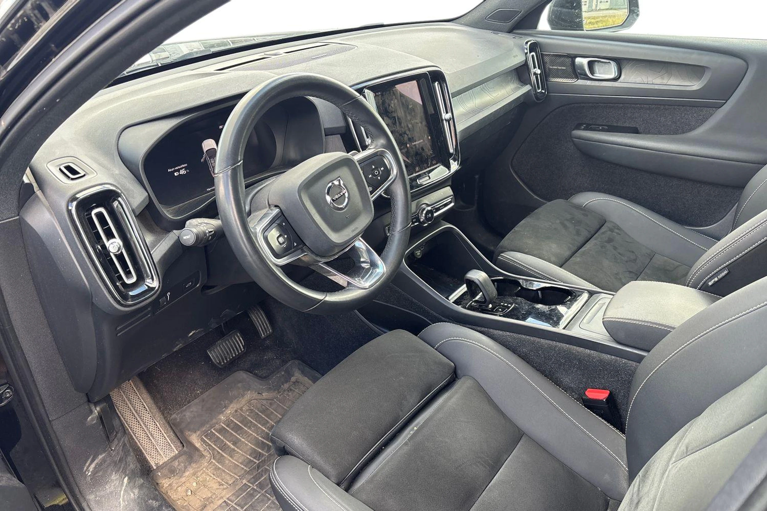 Musta Volvo C40 2022 kuva 3.
