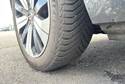 Musta Volvo C40 2022 kuva 4.