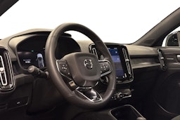 valkoinen Volvo C40 2023 kuva 6.