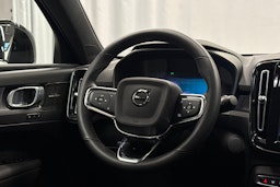 valkoinen Volvo C40 2023 kuva 11.