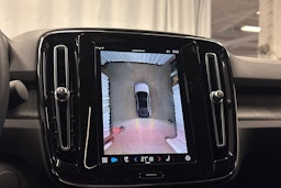 valkoinen Volvo C40 2023 kuva 16.