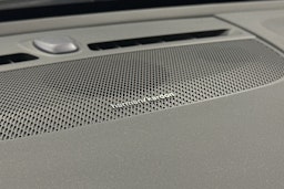 valkoinen Volvo C40 2023 kuva 21.