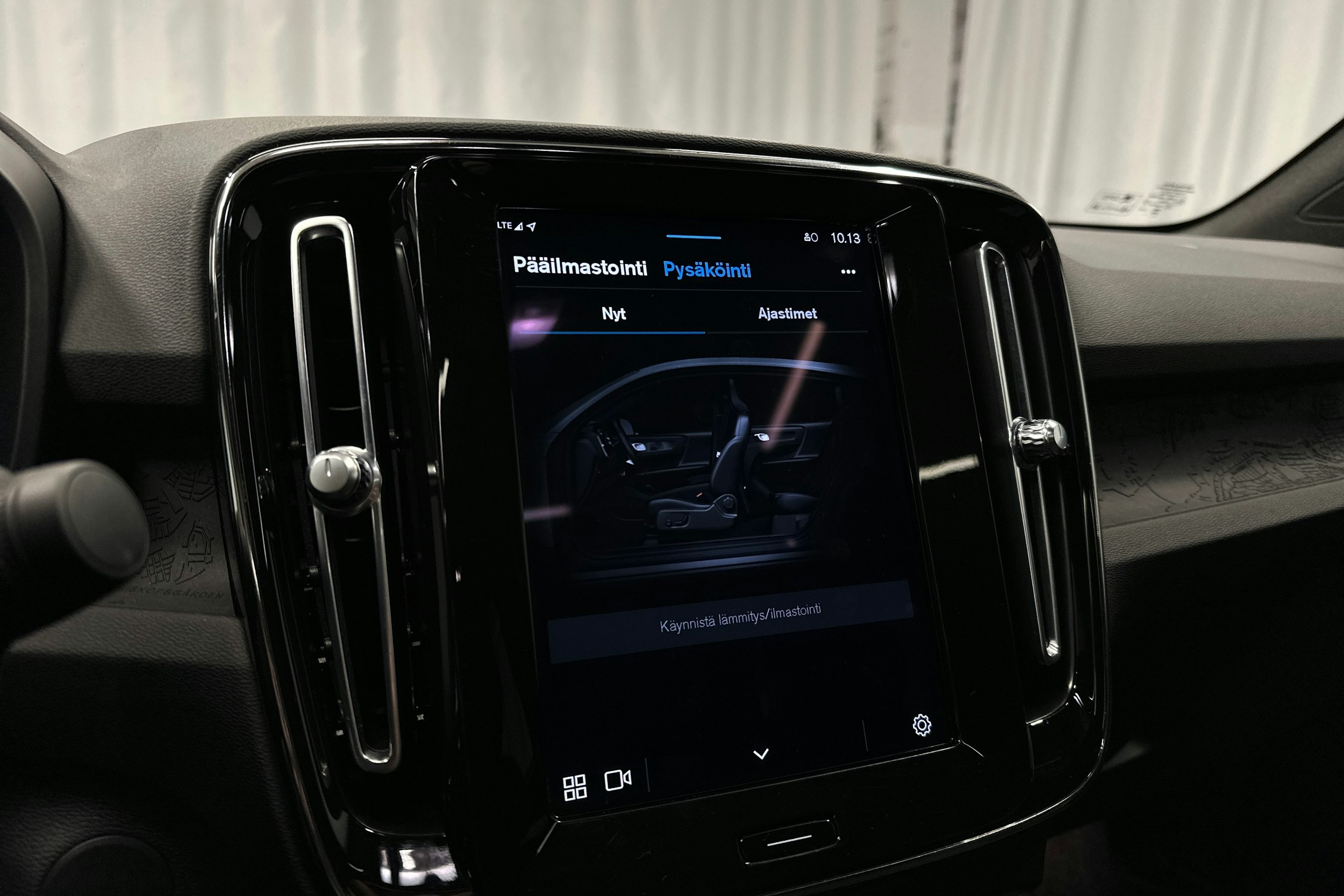 hopea Volvo C40 2022 kuva 18.