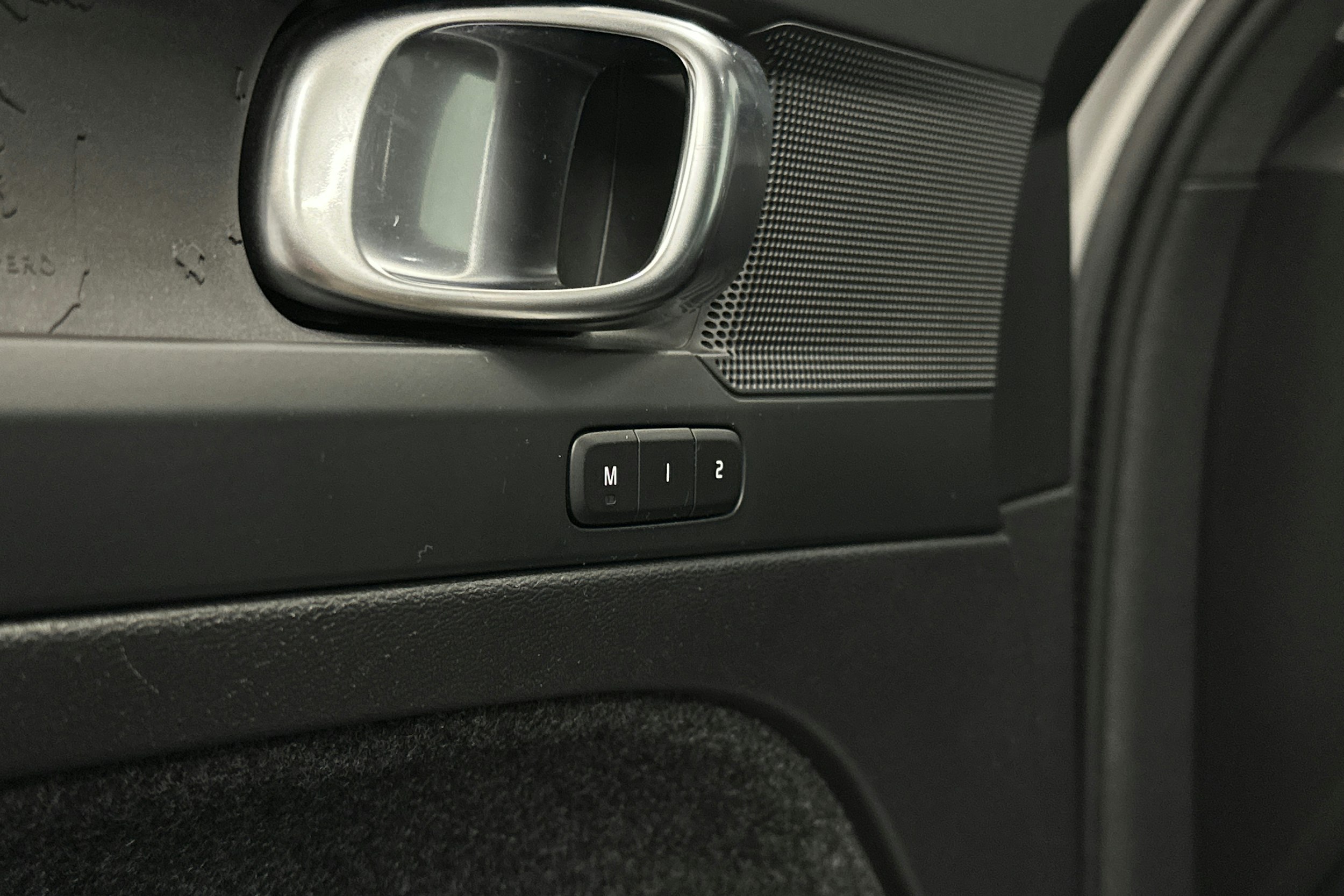 hopea Volvo C40 2022 kuva 20.