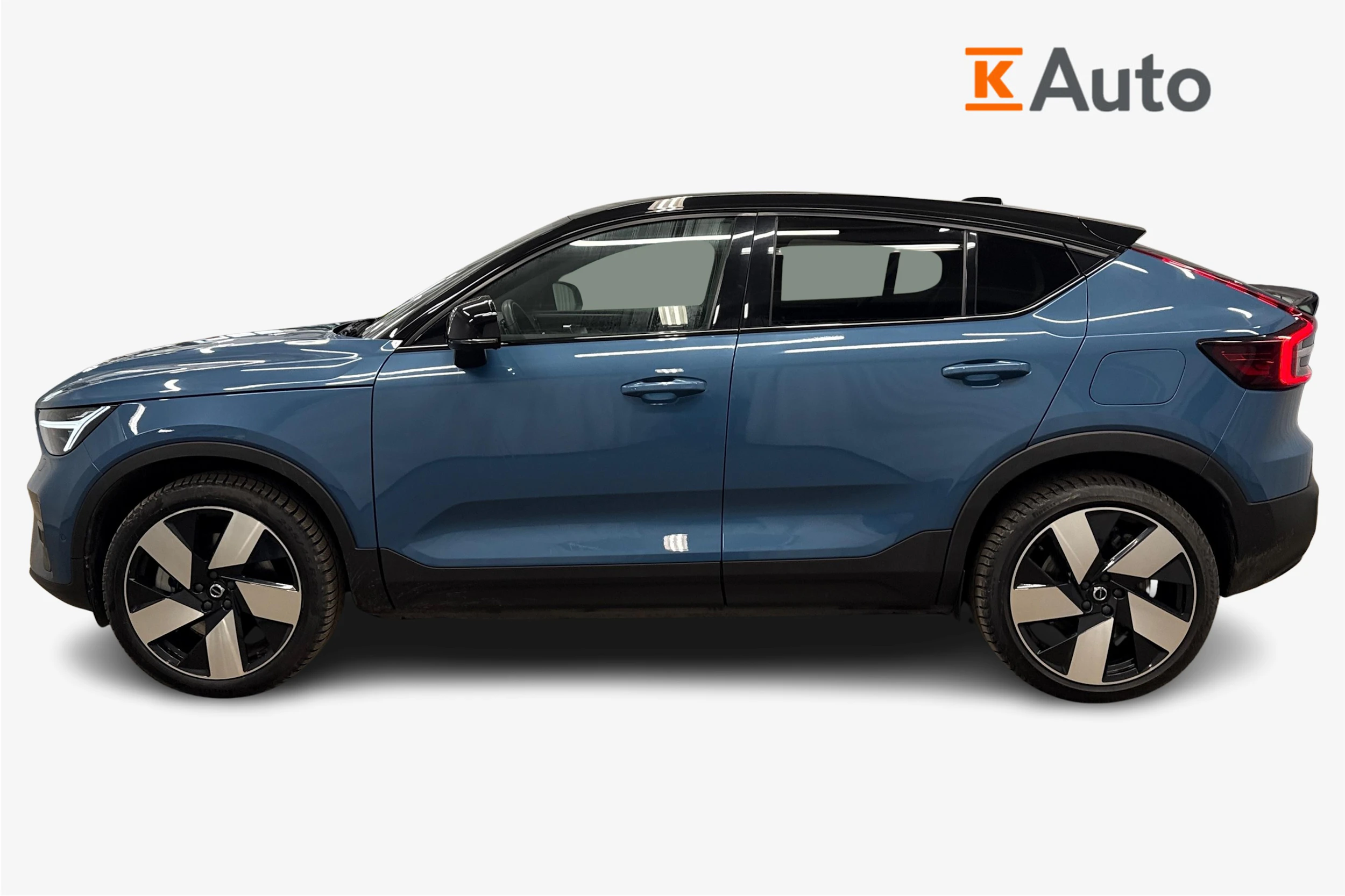 sininen Volvo C40 2022 kuva 5.