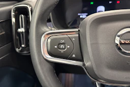 sininen Volvo C40 2022 kuva 11.