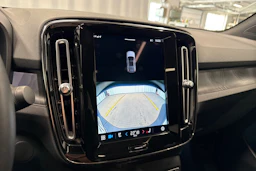 sininen Volvo C40 2022 kuva 16.