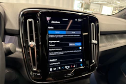 sininen Volvo C40 2022 kuva 19.