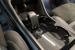 sininen Volvo C40 2022 kuva 20.