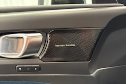 sininen Volvo C40 2022 kuva 21.