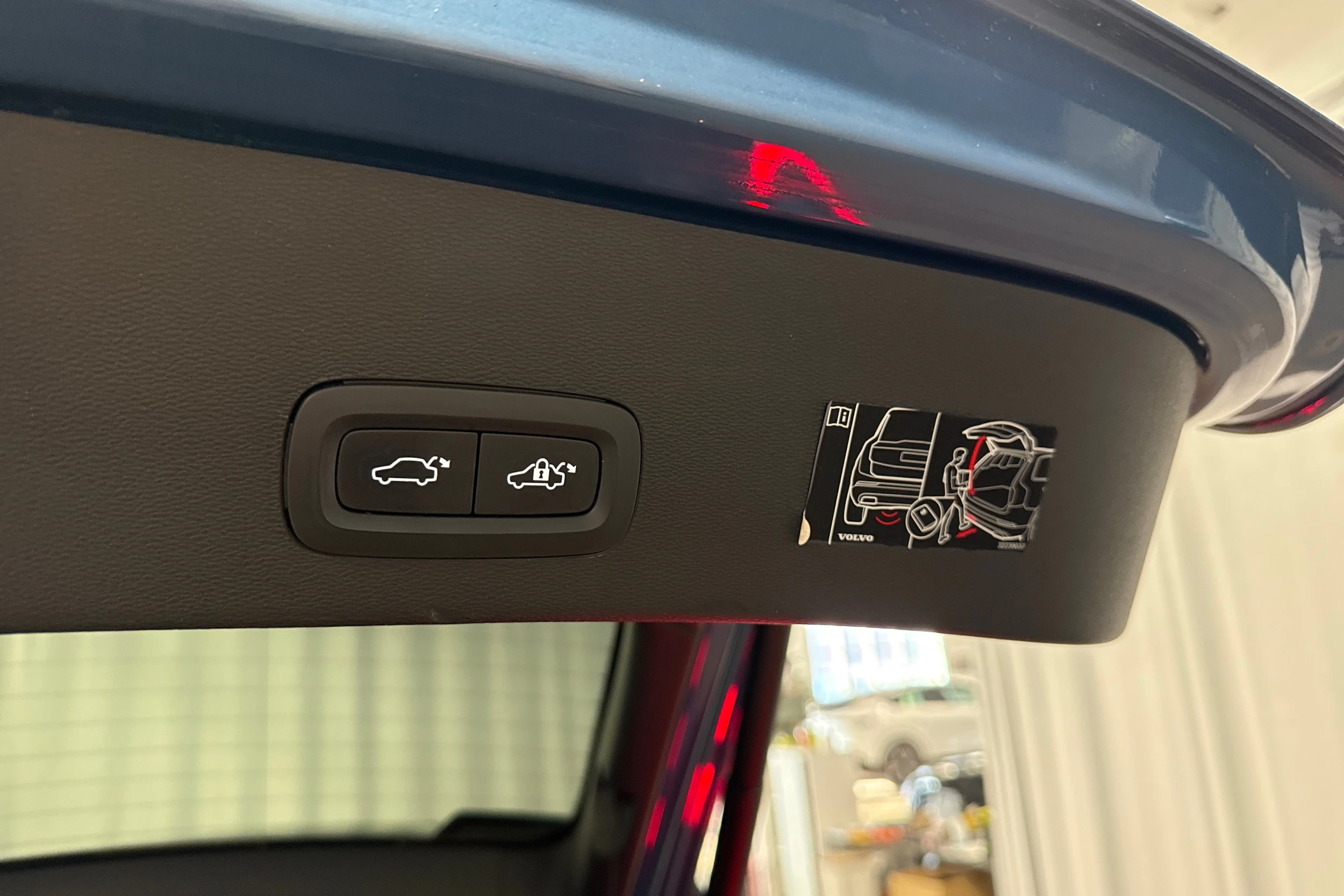 sininen Volvo C40 2022 kuva 26.