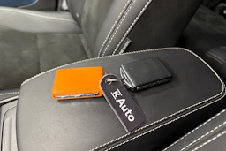 sininen Volvo C40 2022 kuva 27.