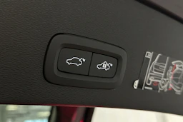 harmaa Volvo C40 2022 kuva 16.