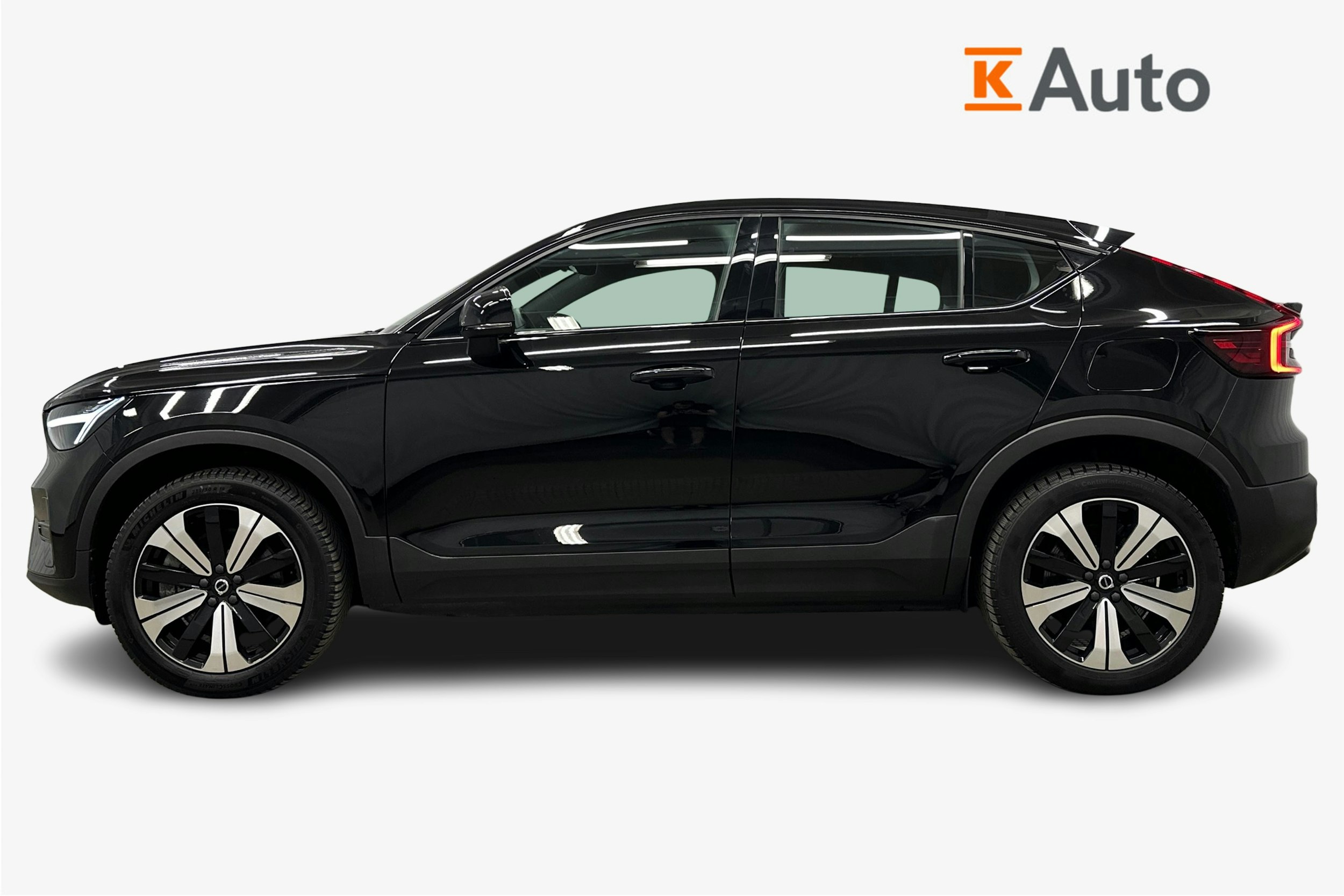musta Volvo C40 2022 kuva 6.
