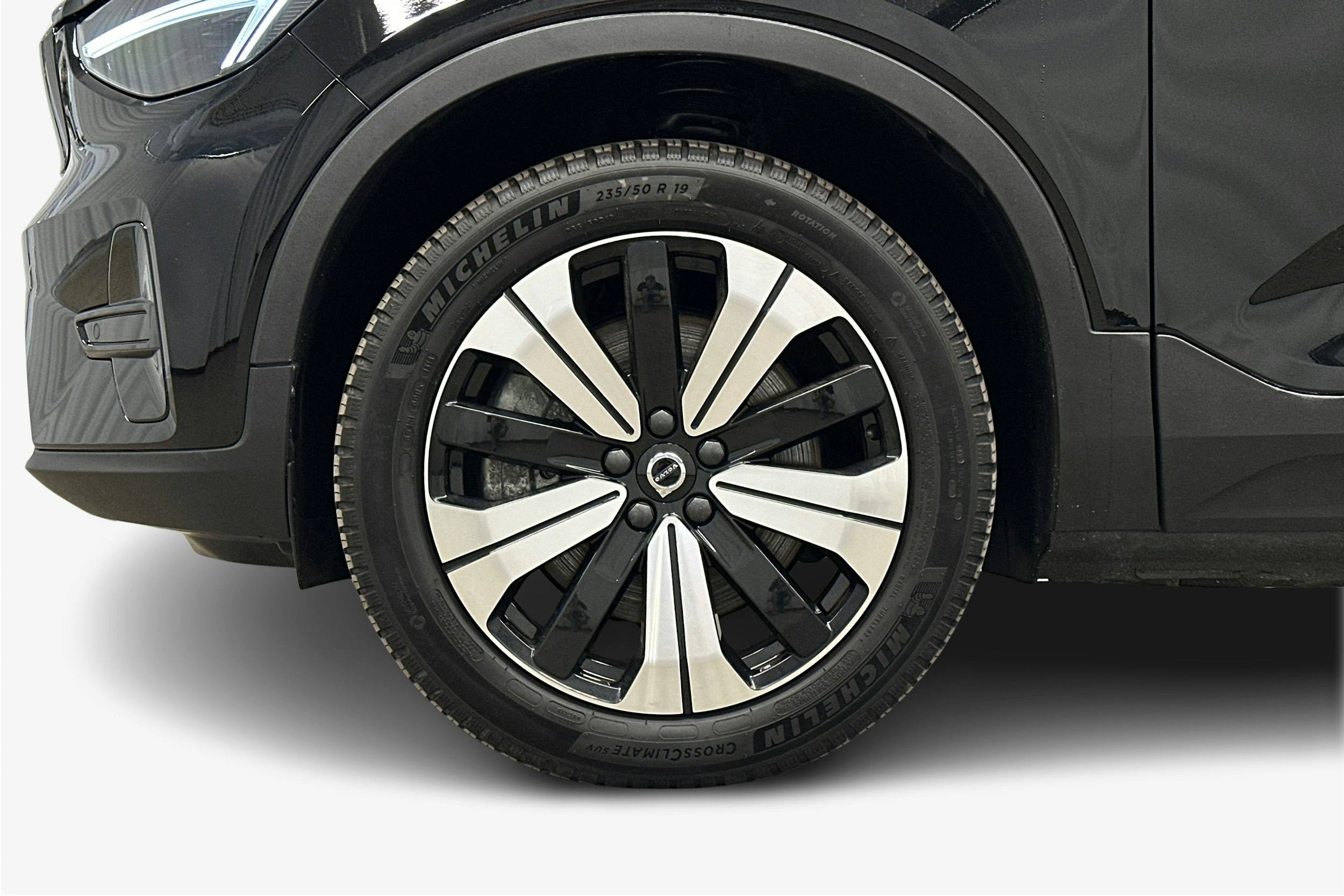 musta Volvo C40 2022 kuva 11.
