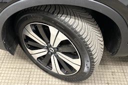 musta Volvo C40 2022 kuva 13.