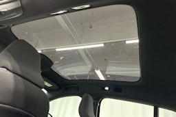 musta Volvo C40 2022 kuva 16.