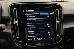 musta Volvo C40 2022 kuva 24.
