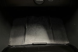 musta Volvo C40 2022 kuva 29.