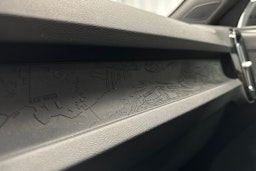 musta Volvo C40 2022 kuva 30.