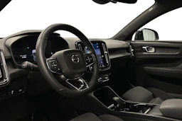 sininen Volvo C40 2022 kuva 8.