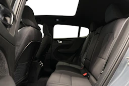 sininen Volvo C40 2022 kuva 11.